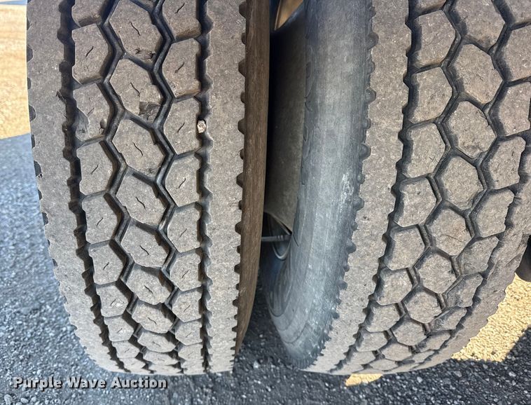 image for item EG1967 2016 Freightliner Business Class M2 rollback truck