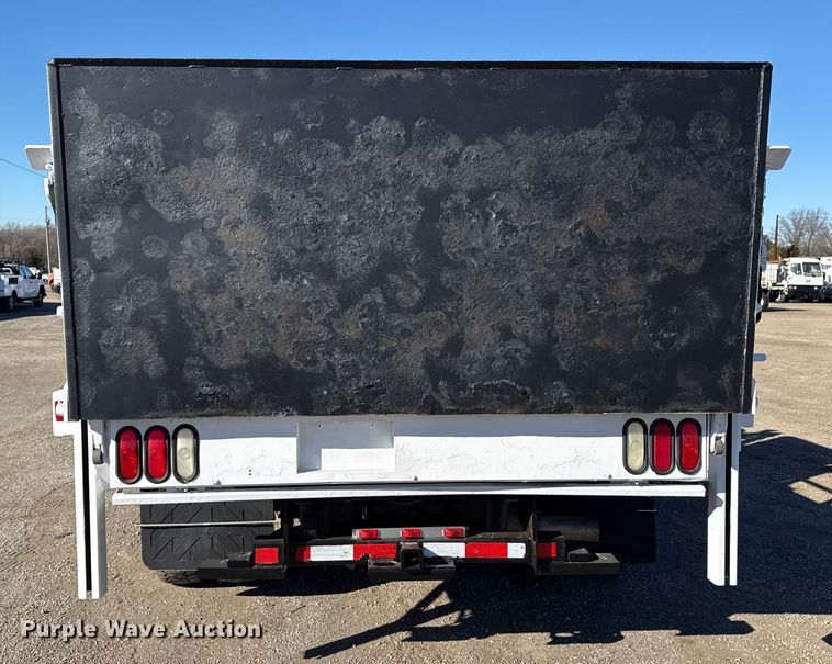 image for item EG1969 2016 Dodge Ram 4500HD Crew Cab flatbed pickup truck