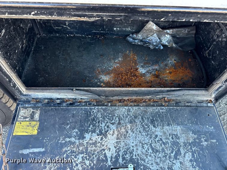 image for item EG1969 2016 Dodge Ram 4500HD Crew Cab flatbed pickup truck