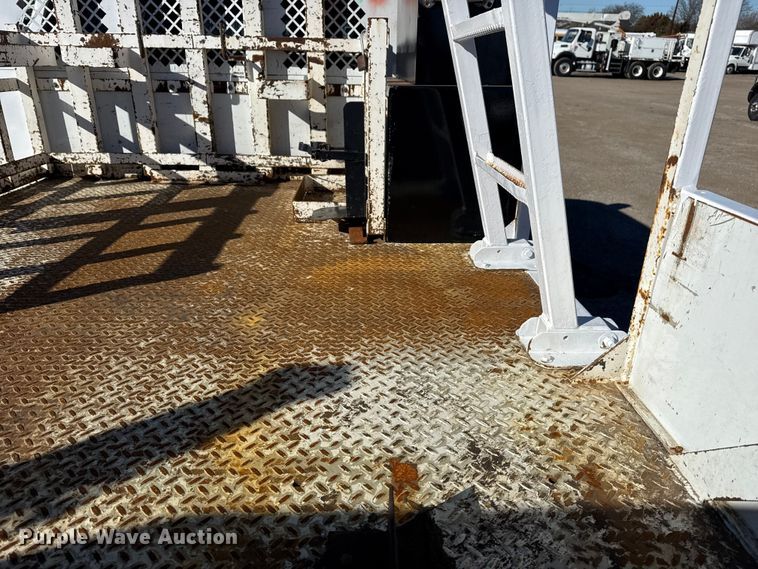 image for item EG1969 2016 Dodge Ram 4500HD Crew Cab flatbed pickup truck