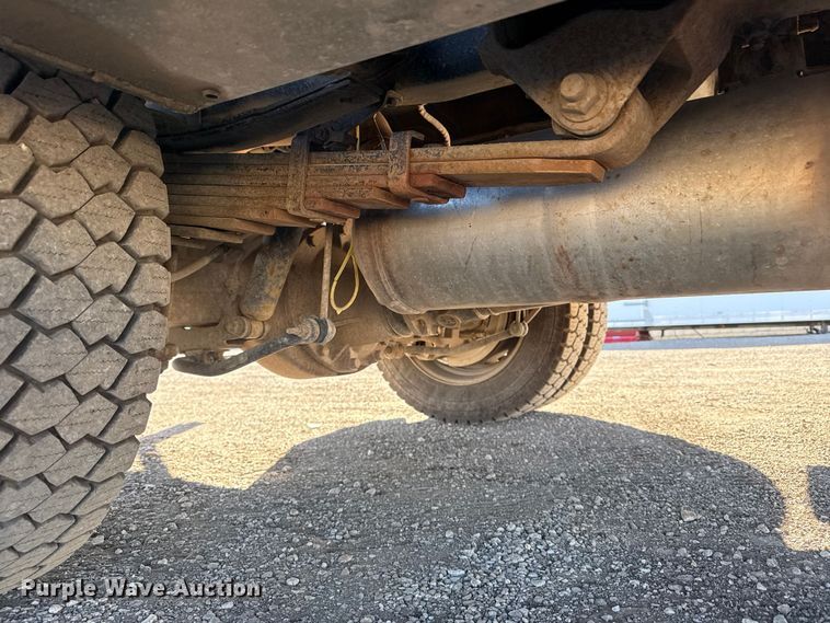 image for item EG1969 2016 Dodge Ram 4500HD Crew Cab flatbed pickup truck