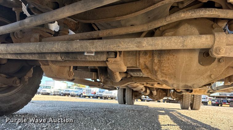 image for item EG1969 2016 Dodge Ram 4500HD Crew Cab flatbed pickup truck