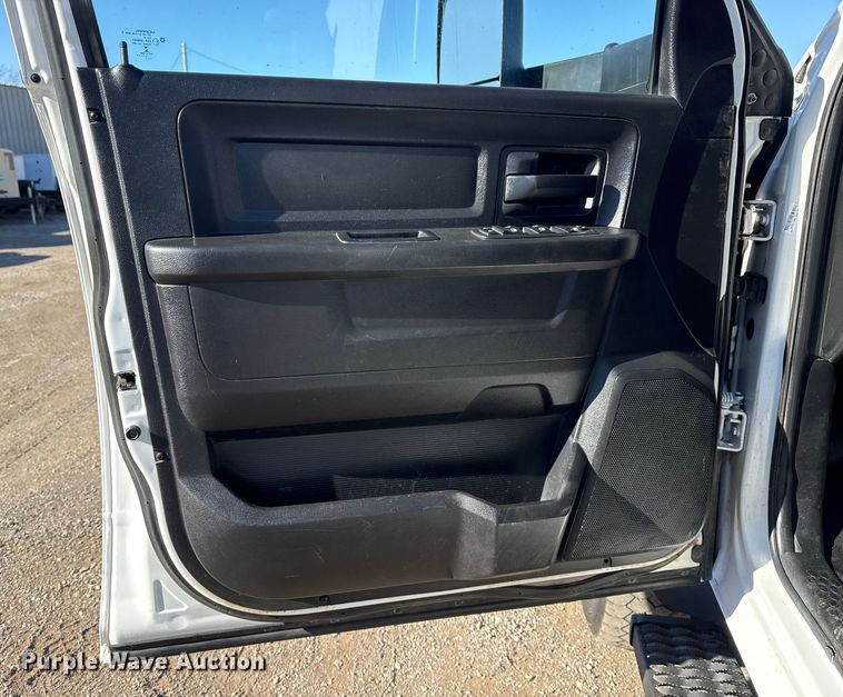 image for item EG1969 2016 Dodge Ram 4500HD Crew Cab flatbed pickup truck