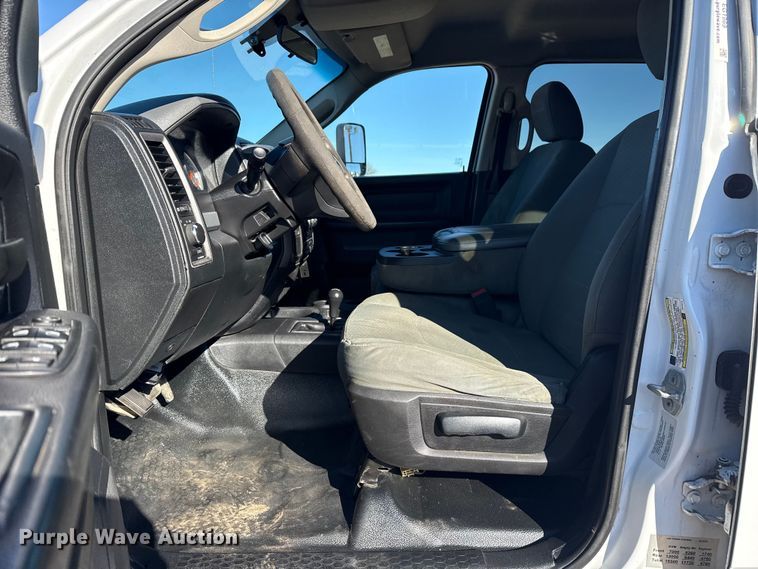 image for item EG1969 2016 Dodge Ram 4500HD Crew Cab flatbed pickup truck