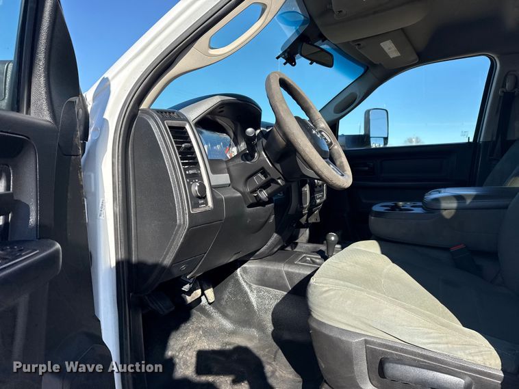 image for item EG1969 2016 Dodge Ram 4500HD Crew Cab flatbed pickup truck