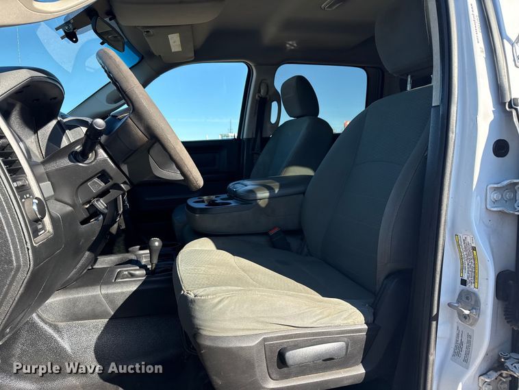 image for item EG1969 2016 Dodge Ram 4500HD Crew Cab flatbed pickup truck