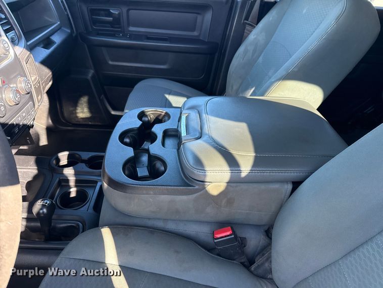 image for item EG1969 2016 Dodge Ram 4500HD Crew Cab flatbed pickup truck