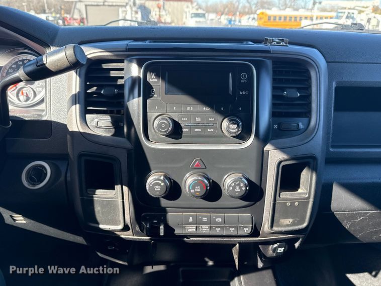 image for item EG1969 2016 Dodge Ram 4500HD Crew Cab flatbed pickup truck