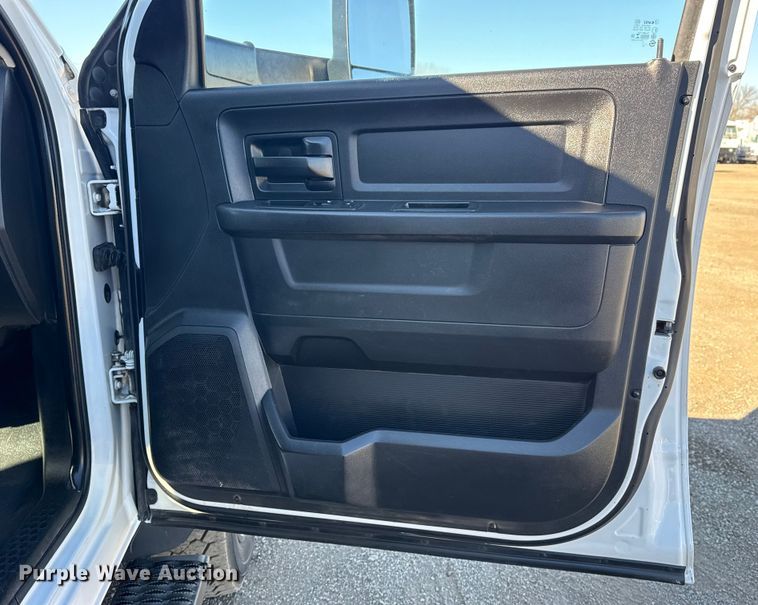 image for item EG1969 2016 Dodge Ram 4500HD Crew Cab flatbed pickup truck