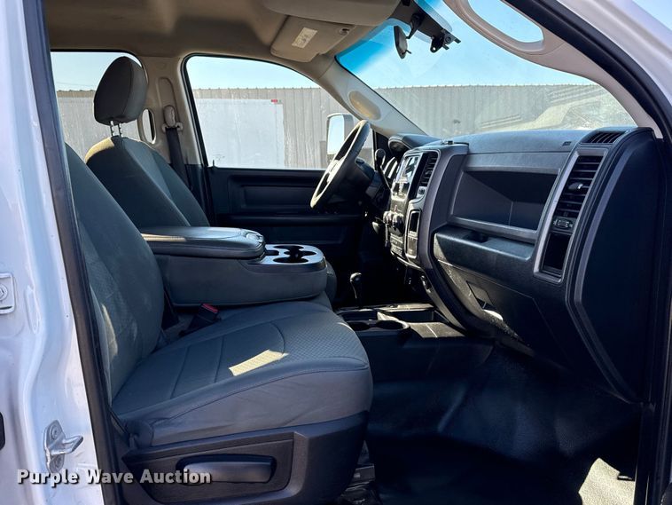 image for item EG1969 2016 Dodge Ram 4500HD Crew Cab flatbed pickup truck