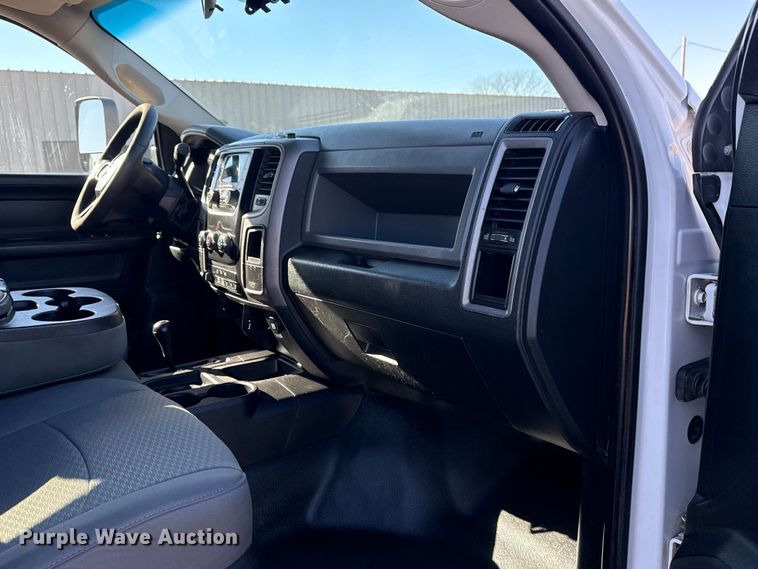 image for item EG1969 2016 Dodge Ram 4500HD Crew Cab flatbed pickup truck