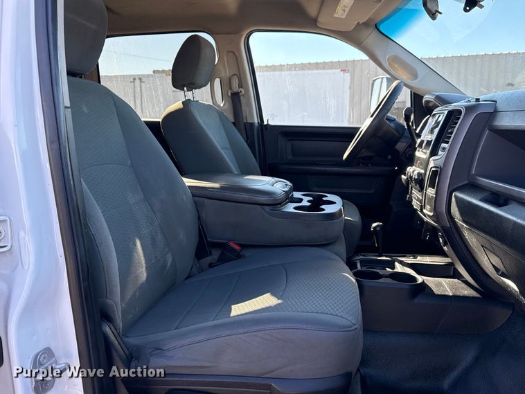 image for item EG1969 2016 Dodge Ram 4500HD Crew Cab flatbed pickup truck