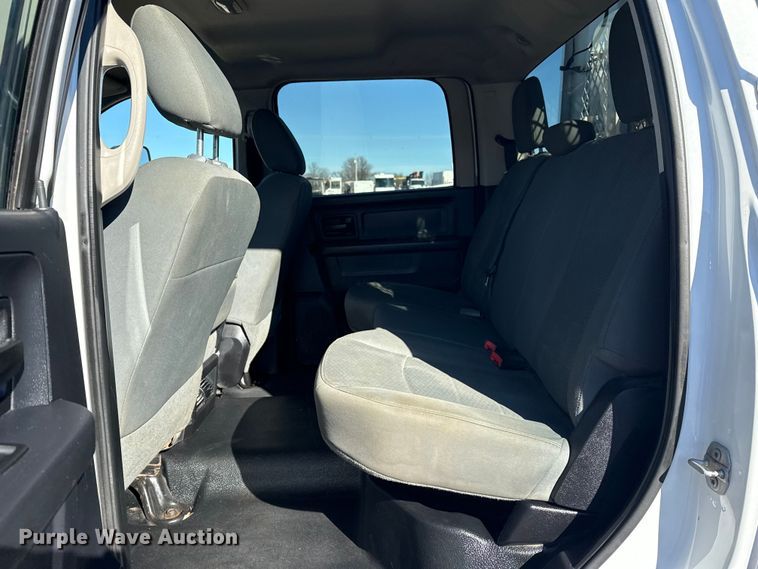 image for item EG1969 2016 Dodge Ram 4500HD Crew Cab flatbed pickup truck