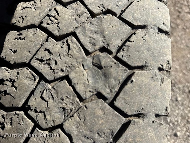 image for item EG1969 2016 Dodge Ram 4500HD Crew Cab flatbed pickup truck