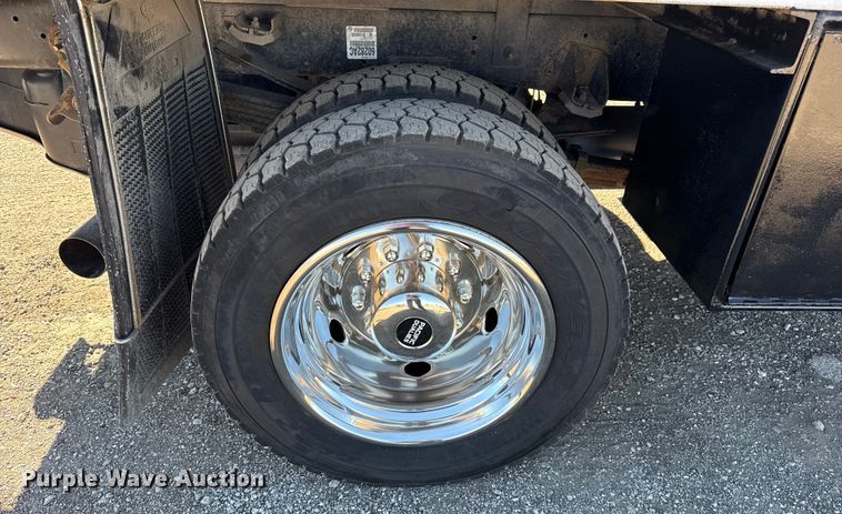 image for item EG1969 2016 Dodge Ram 4500HD Crew Cab flatbed pickup truck