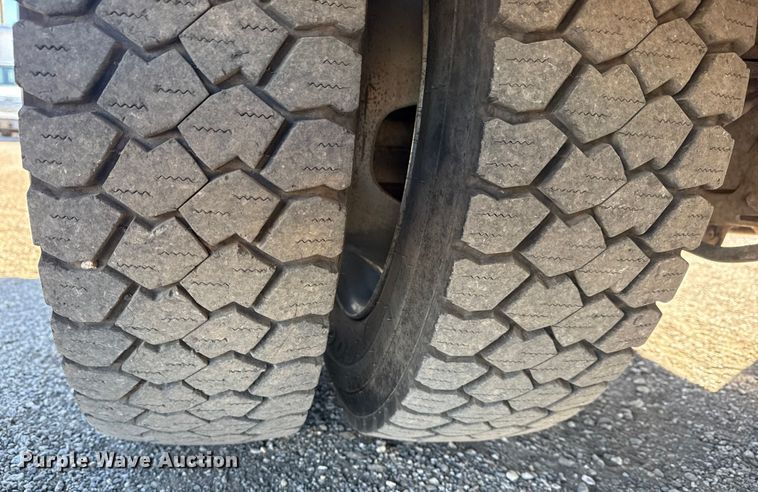 image for item EG1969 2016 Dodge Ram 4500HD Crew Cab flatbed pickup truck