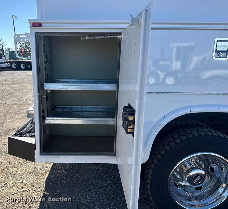 image for item EG1971 2012 Ford F450 Super Duty Crew Cab utility / service truck