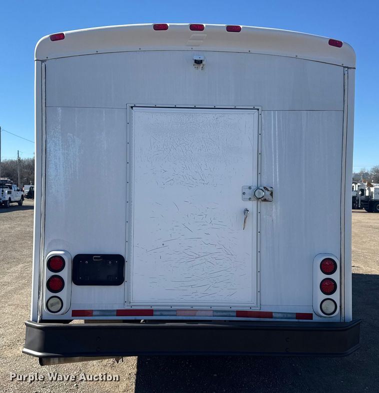 image for item EG1973 2007 Ford E450 Super Duty shuttle bus