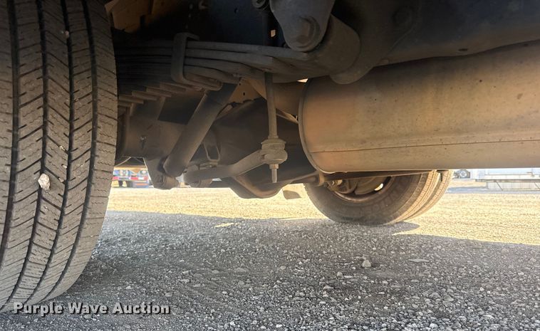 image for item EG1973 2007 Ford E450 Super Duty shuttle bus