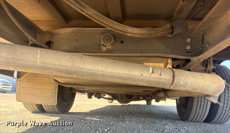 image for item EG1973 2007 Ford E450 Super Duty shuttle bus