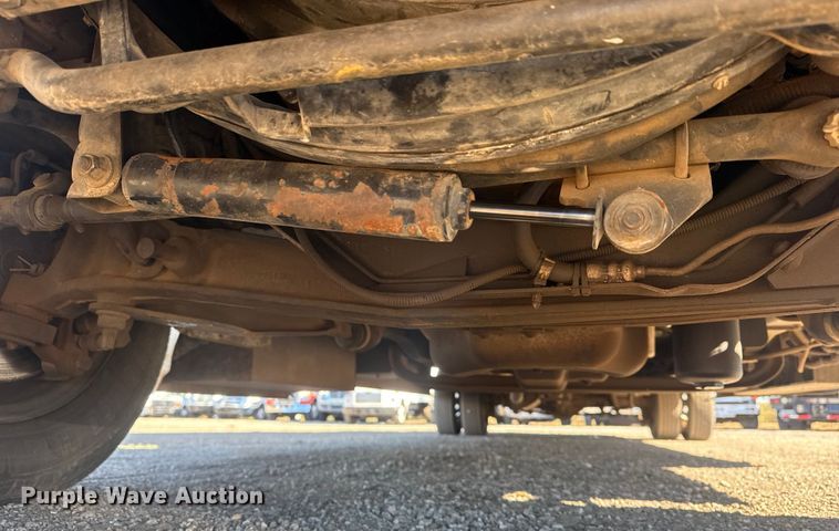 image for item EG1973 2007 Ford E450 Super Duty shuttle bus