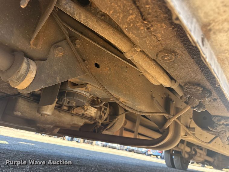 image for item EG1973 2007 Ford E450 Super Duty shuttle bus