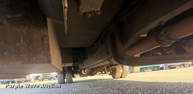 image for item EG1973 2007 Ford E450 Super Duty shuttle bus