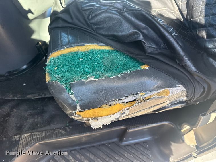 image for item EG1973 2007 Ford E450 Super Duty shuttle bus