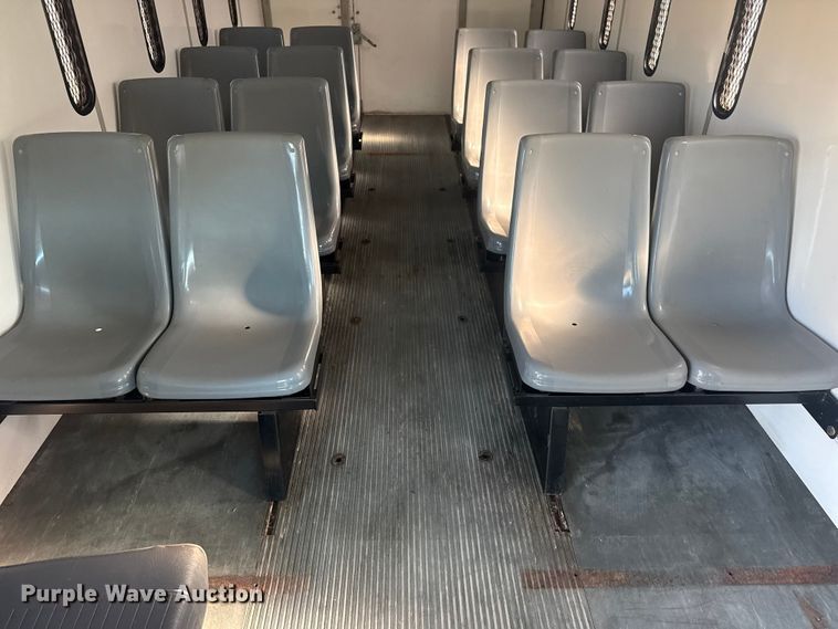 image for item EG1973 2007 Ford E450 Super Duty shuttle bus