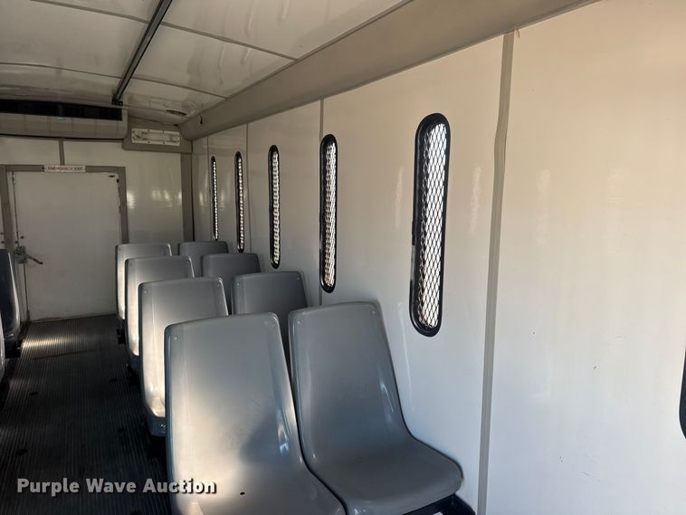 image for item EG1973 2007 Ford E450 Super Duty shuttle bus