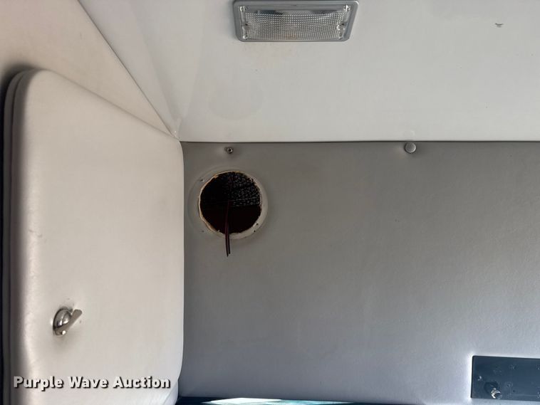 image for item EG1973 2007 Ford E450 Super Duty shuttle bus