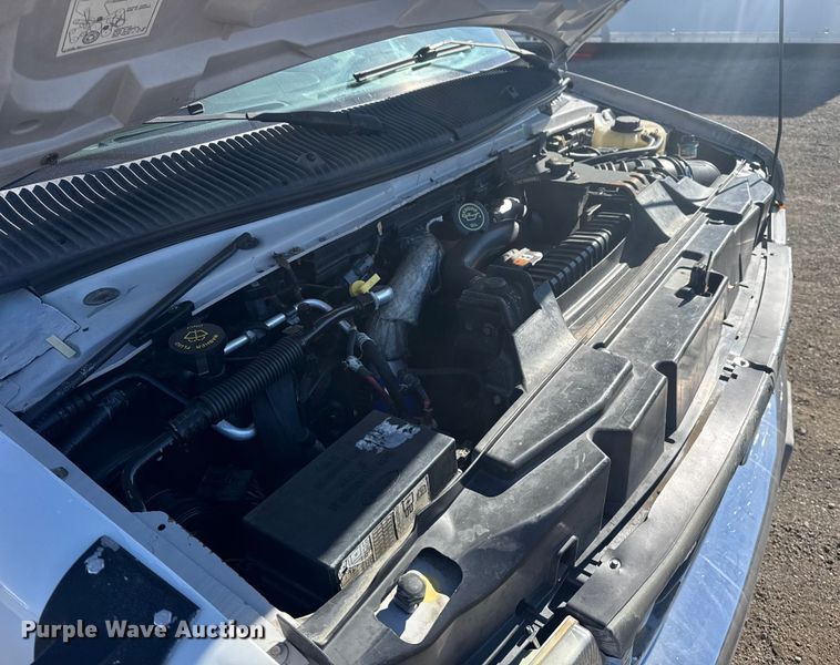 image for item EG1973 2007 Ford E450 Super Duty shuttle bus