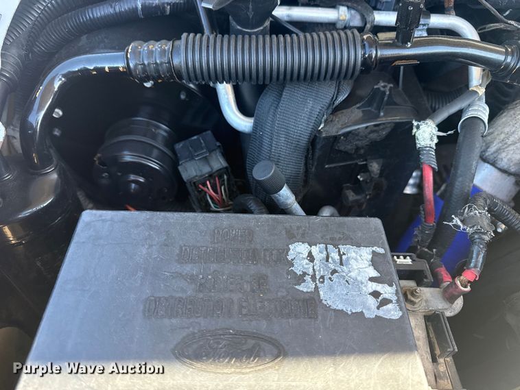 image for item EG1973 2007 Ford E450 Super Duty shuttle bus