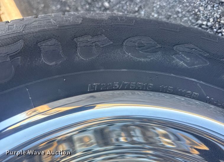 image for item EG1973 2007 Ford E450 Super Duty shuttle bus