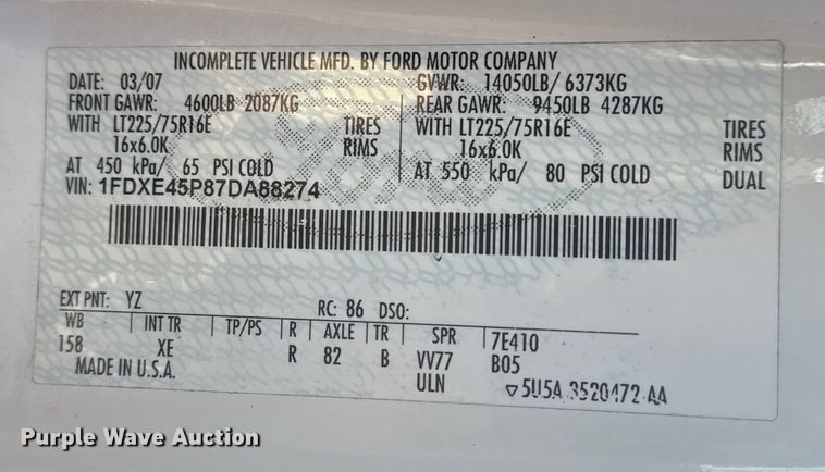 image for item EG1973 2007 Ford E450 Super Duty shuttle bus