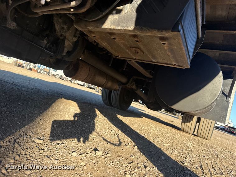 image for item EG1978 2007 Isuzu NQR box truck