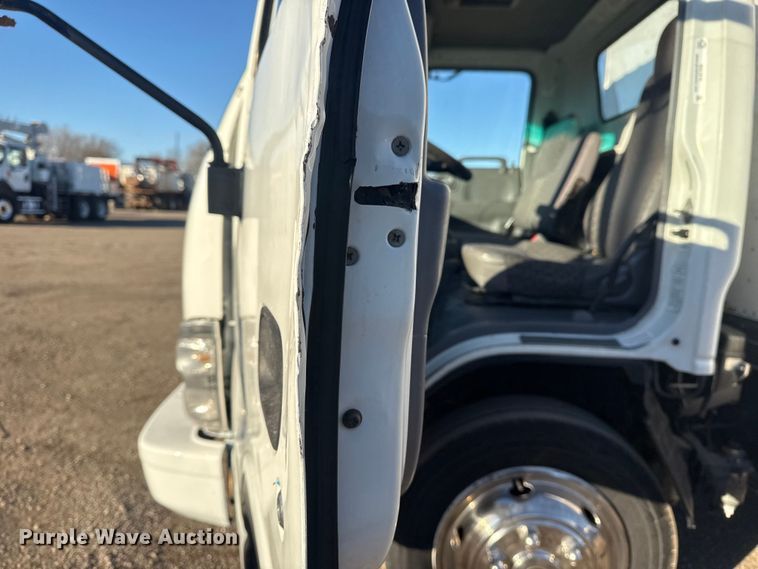 image for item EG1978 2007 Isuzu NQR box truck