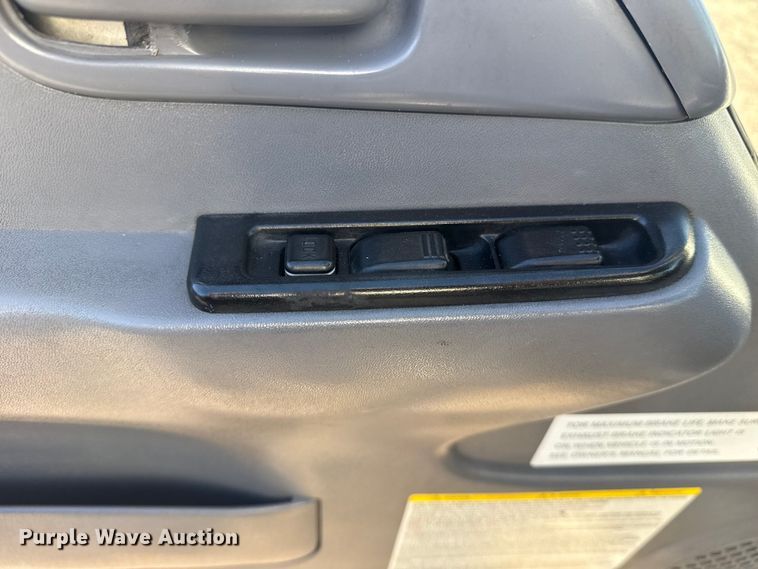 image for item EG1978 2007 Isuzu NQR box truck