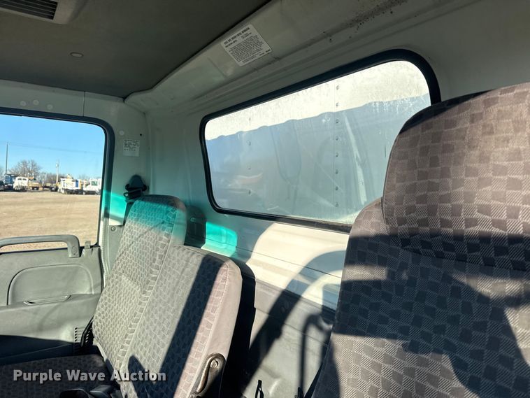 image for item EG1978 2007 Isuzu NQR box truck