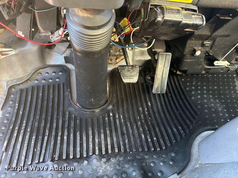 image for item EG1978 2007 Isuzu NQR box truck