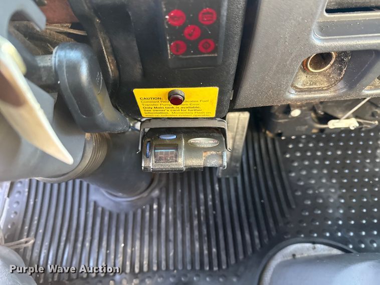 image for item EG1978 2007 Isuzu NQR box truck