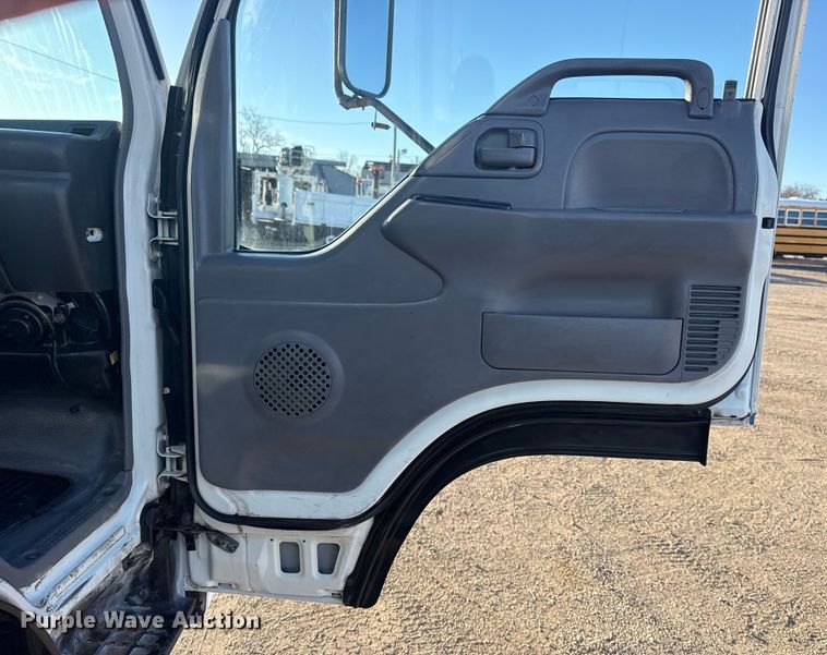 image for item EG1978 2007 Isuzu NQR box truck