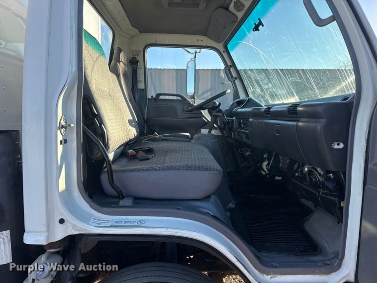 image for item EG1978 2007 Isuzu NQR box truck