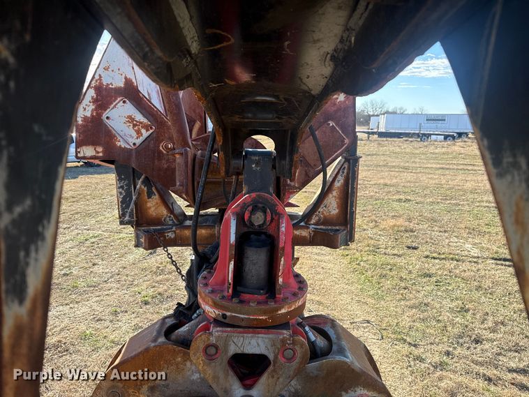 image for item EG1979 2015 Caterpillar 2384C log loader