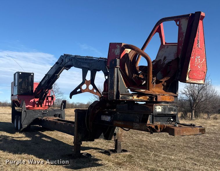 image for item EG1979 2015 Caterpillar 2384C log loader