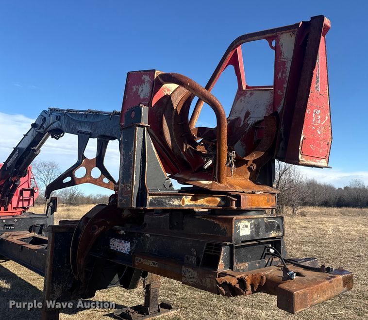 image for item EG1979 2015 Caterpillar 2384C log loader