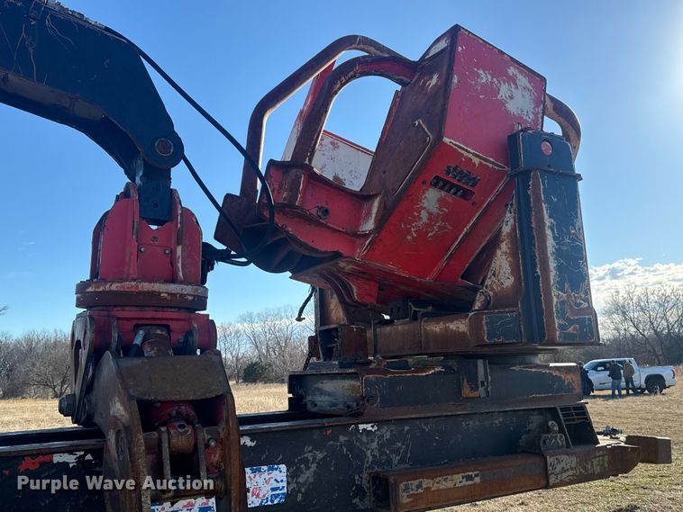 image for item EG1979 2015 Caterpillar 2384C log loader