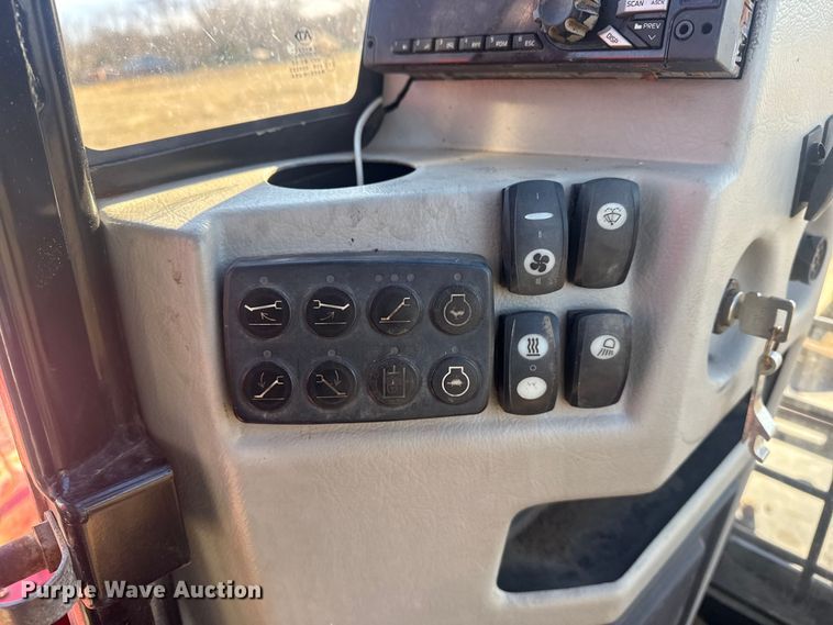 image for item EG1979 2015 Caterpillar 2384C log loader