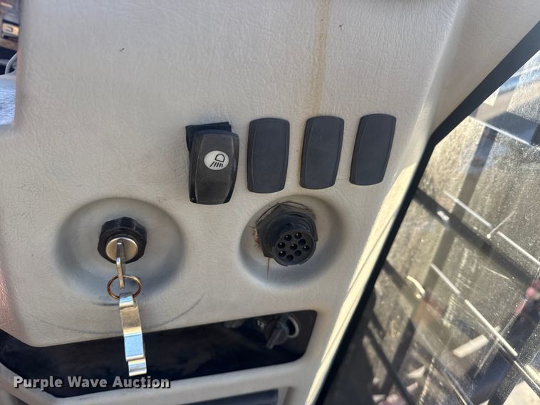 image for item EG1979 2015 Caterpillar 2384C log loader