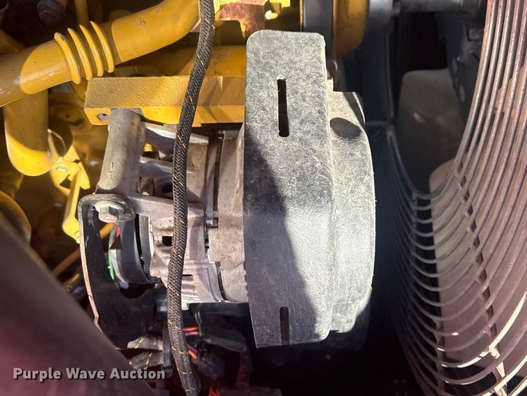 image for item EG1979 2015 Caterpillar 2384C log loader